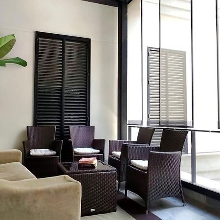 Selecta Elegante Apartamento Con Patio En Centro Historico Севілья Екстер'єр фото