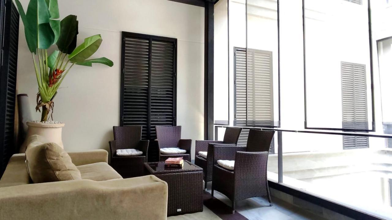 Selecta Elegante Apartamento Con Patio En Centro Historico Севілья Екстер'єр фото