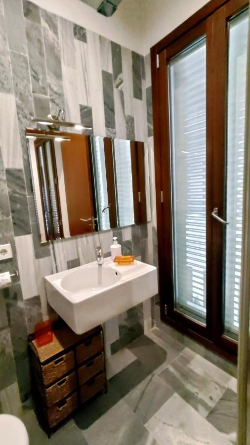 Selecta Elegante Apartamento Con Patio En Centro Historico Севілья Екстер'єр фото